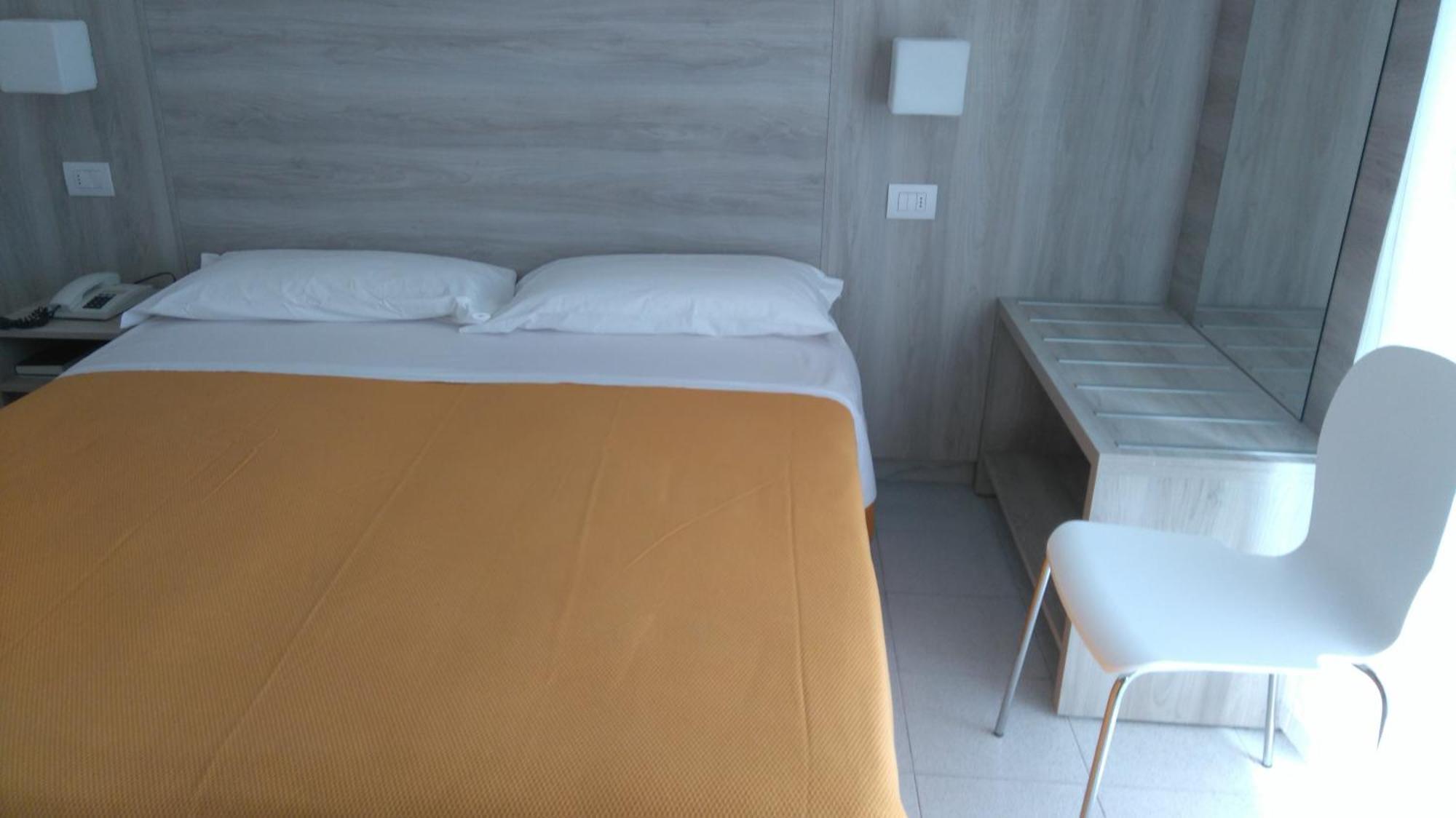 Hotel Monti Rimini Exterior foto